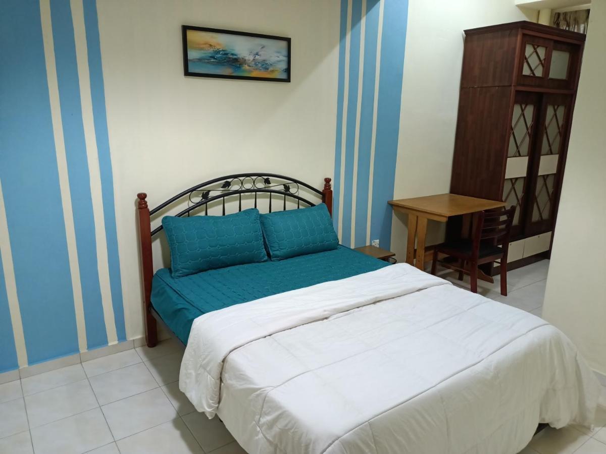 Oyo Home 90419 Sahar Guesthouse Malacca Exteriör bild