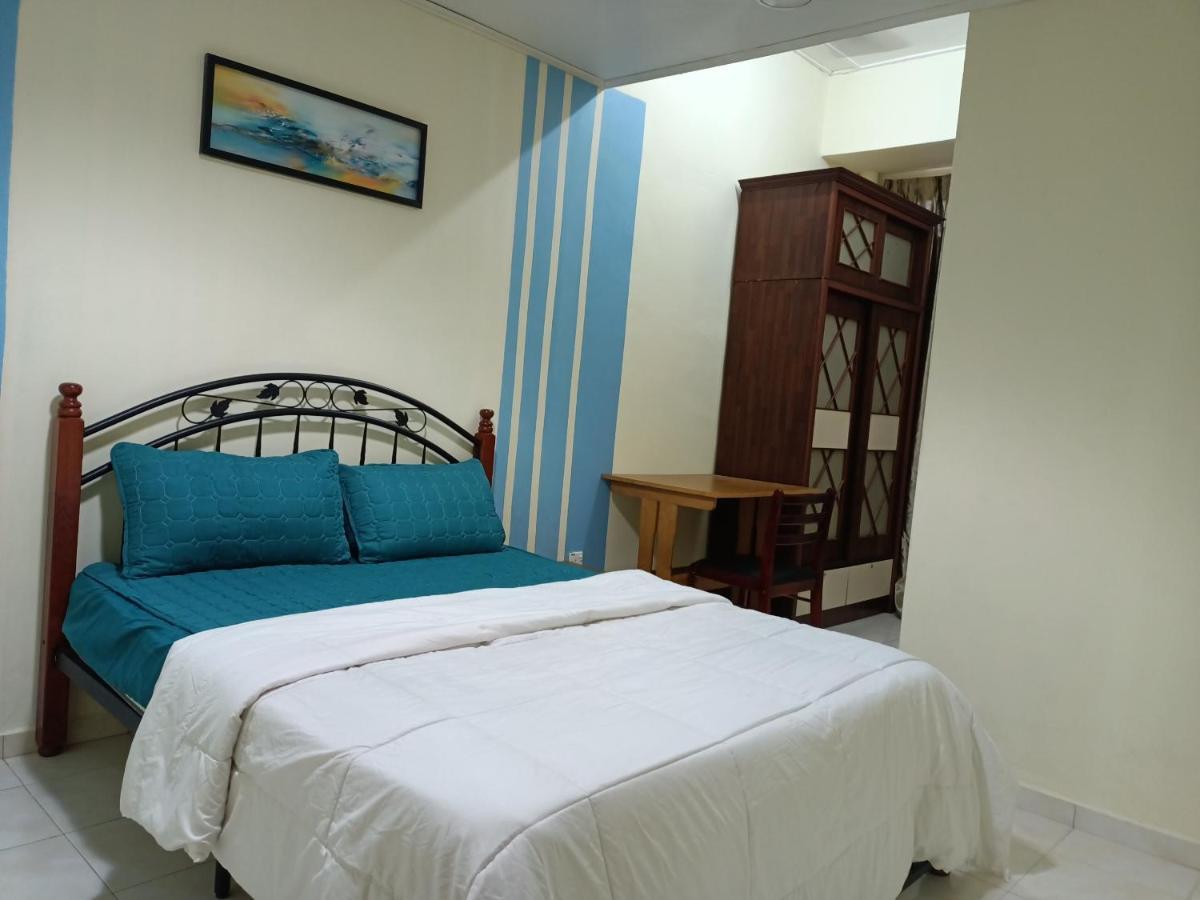Oyo Home 90419 Sahar Guesthouse Malacca Exteriör bild