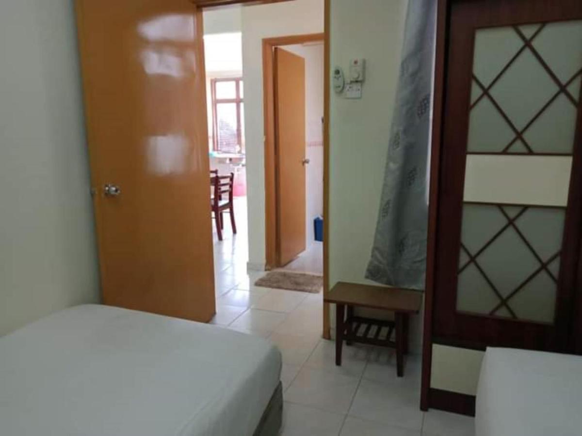 Oyo Home 90419 Sahar Guesthouse Malacca Exteriör bild