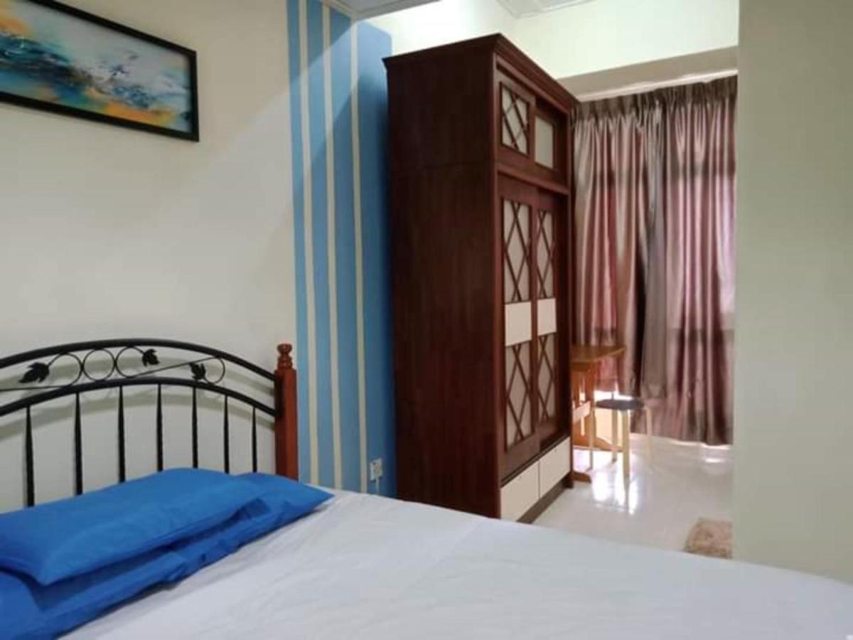 Oyo Home 90419 Sahar Guesthouse Malacca Exteriör bild