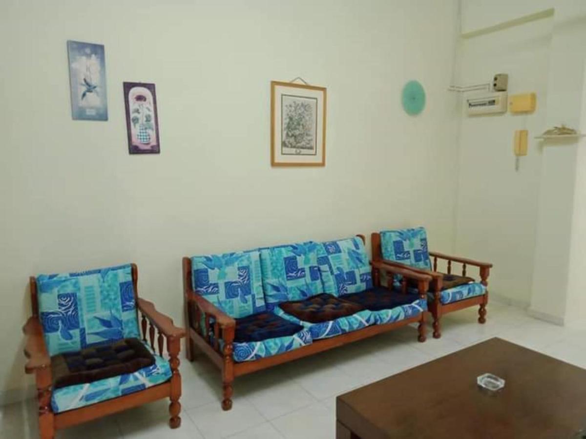 Oyo Home 90419 Sahar Guesthouse Malacca Exteriör bild